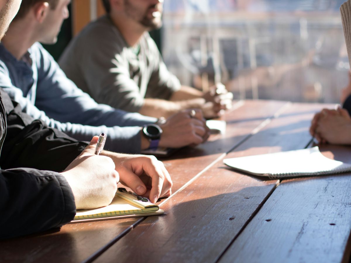 Membres de l'équipe au travail